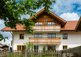 20230605__BF05544_Hausansicht_ZOBER