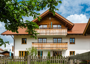 20230605__BF05544_Hausansicht_ZOBER