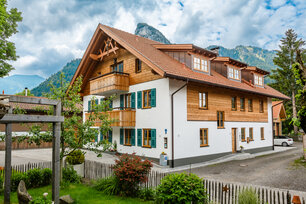 20230605__BF05493_Hausansicht_ZOBER